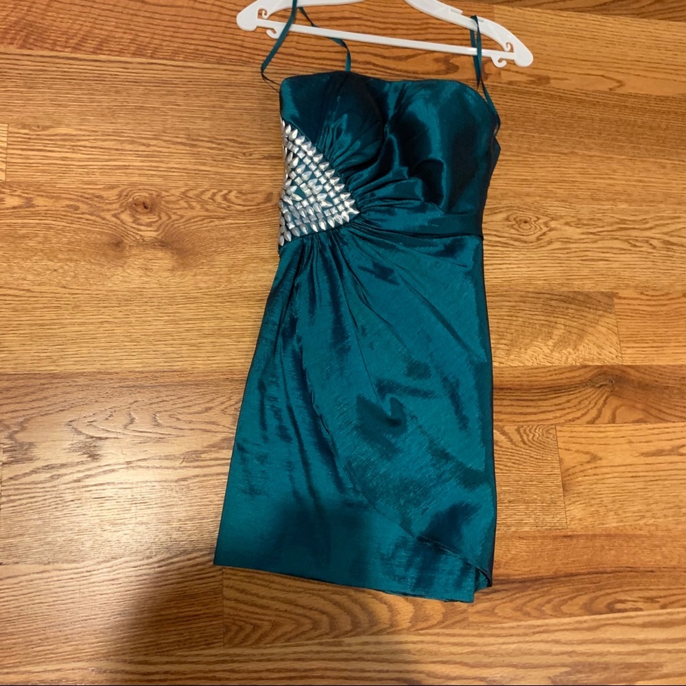 Faviana Dress in Excellent Condition